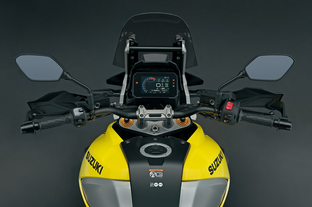 V-Strom 1050DE cockpit
