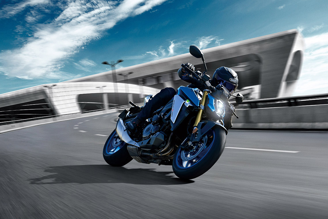 GSX-S1000 suzuki avant dans un virage