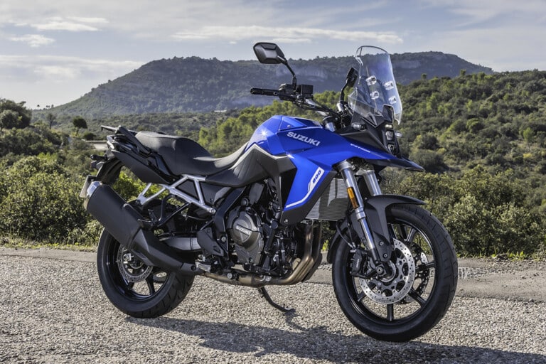 Les journalistes ont testé la V-Strom 800SE à Montpellier