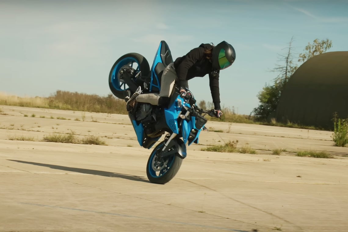 Sarah Lezito et la GSX-8S