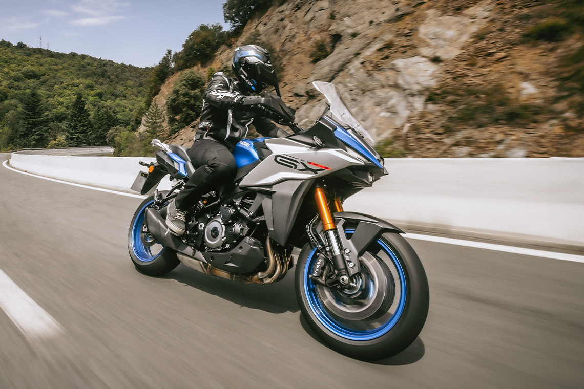 GSX-S1000GX_M4_YSF_Action_140
