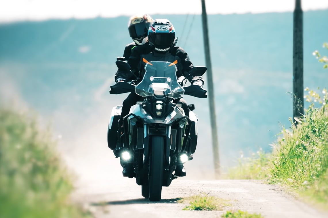 V-Strom 800SE - High Side