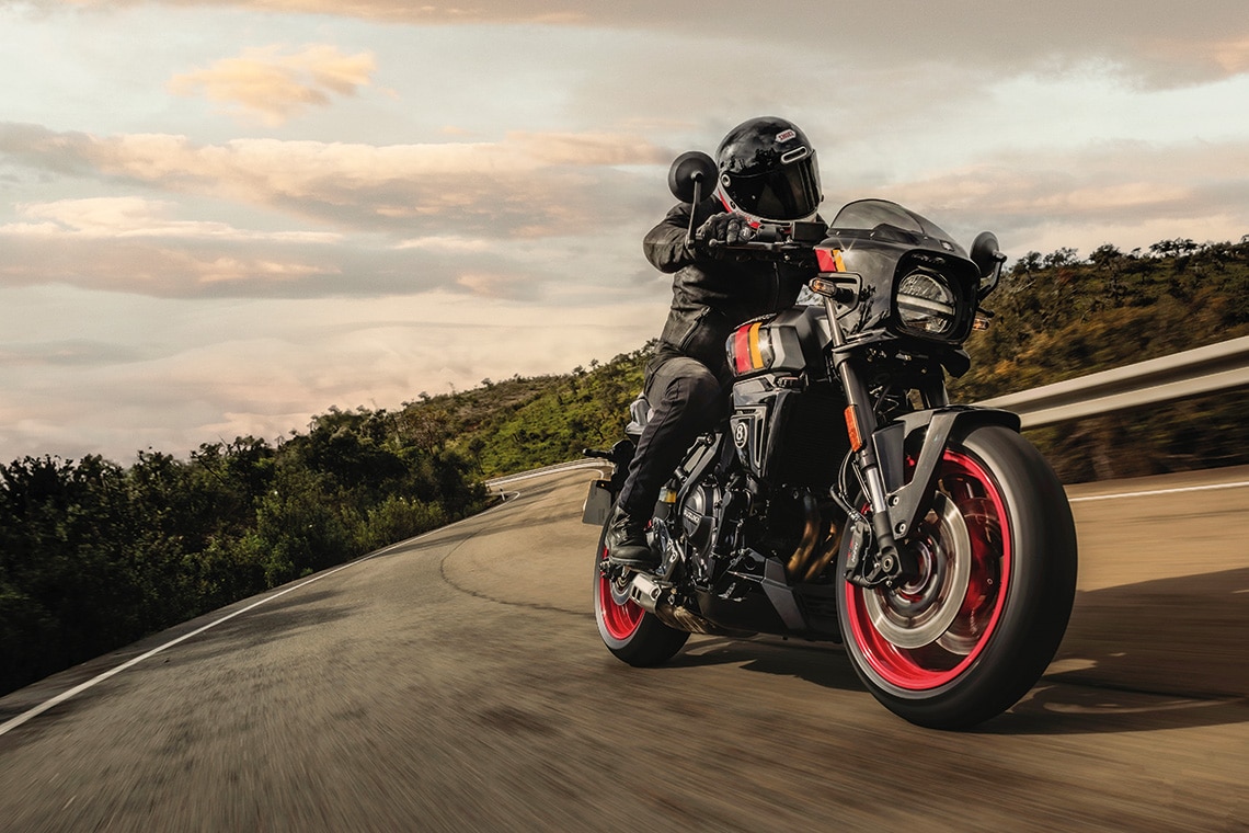 GSX-8TT