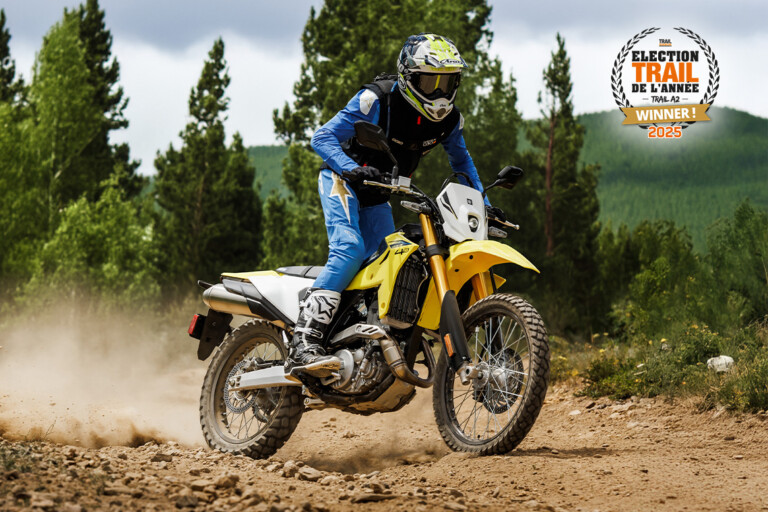 La DR-Z4S élue Trail A2 de l&rsquo;année 2025 !