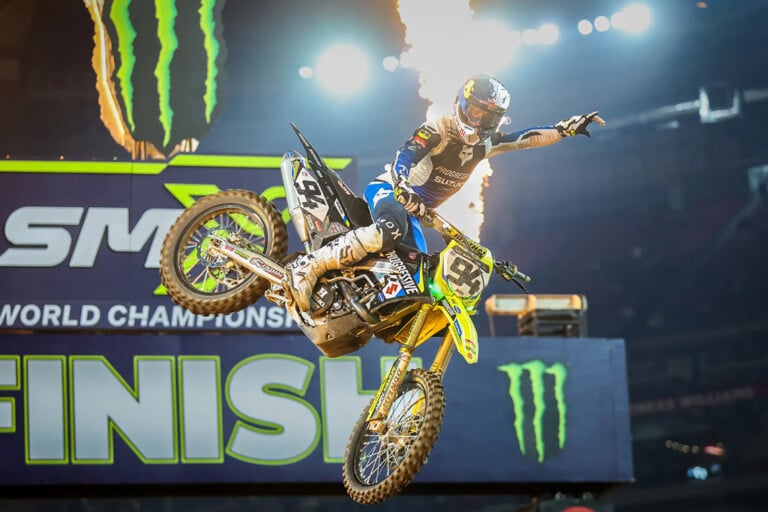 Ken Roczen triomphe à Glendale et relance la course au titre