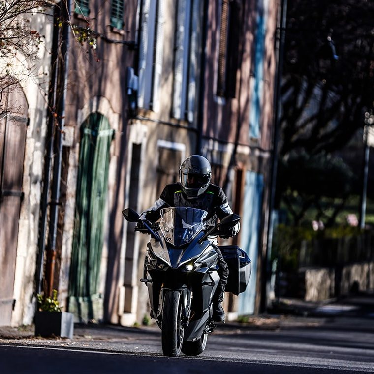 GSX-S1000GT